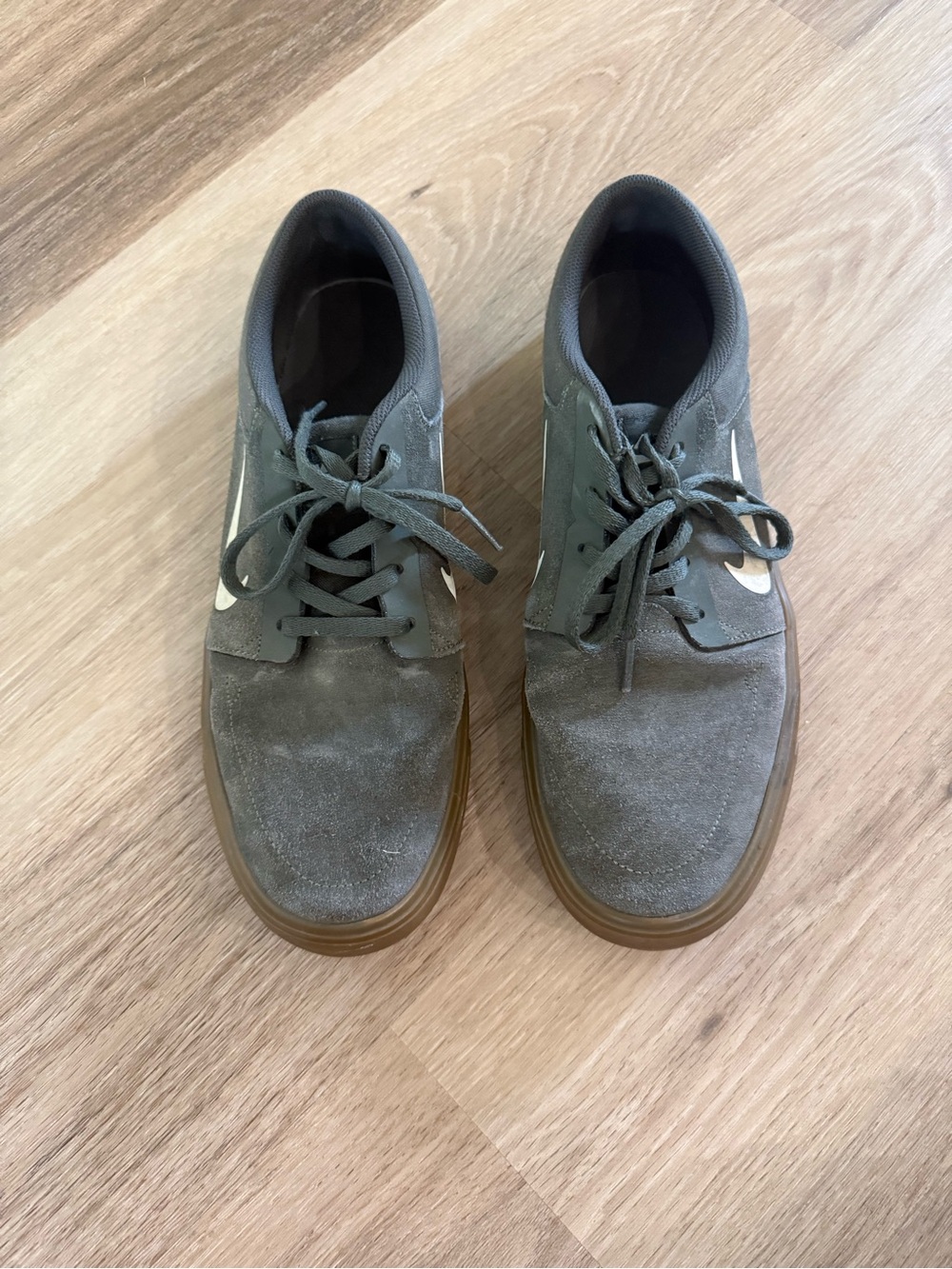 Nike Men's Gray Suede Sneakers with Gum Sole
